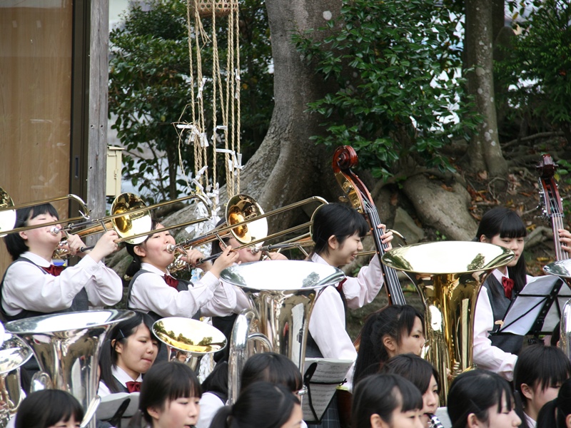 吹奏楽部 酒列磯前神社にて演奏 大成女子高等学校